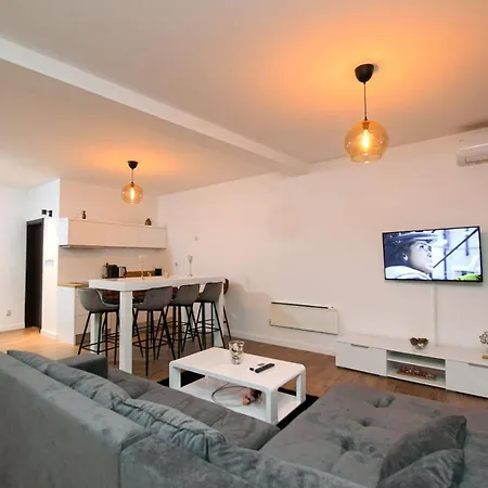 Central Apartments Apartment *