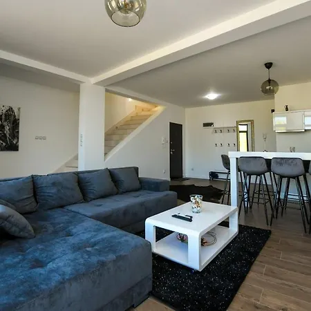 Central Apartments Apartment *